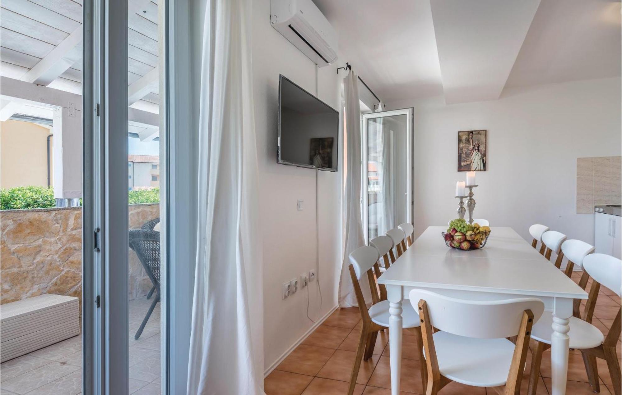 7 Bedroom Stunning Home In Ližnjan Esterno foto